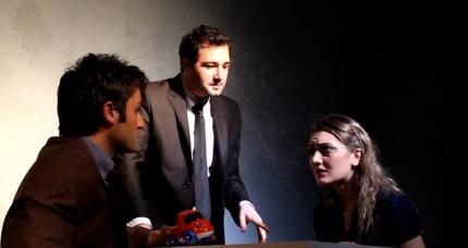 Deniz Karaoğlu, Faruk Barman and Pınar Çağlar Gençtürk in Tiyatro Yan Etki's 2012 Istanbul production , dir. Serkan Üstüner